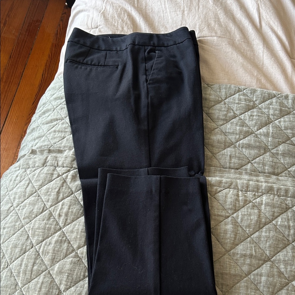 Women’s black dress pants Ann Taylor factory. Size 2 curvy